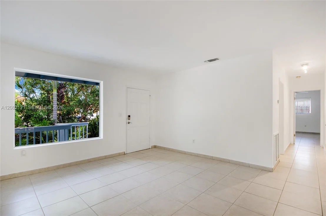 Photo of 119 Harbor Dr