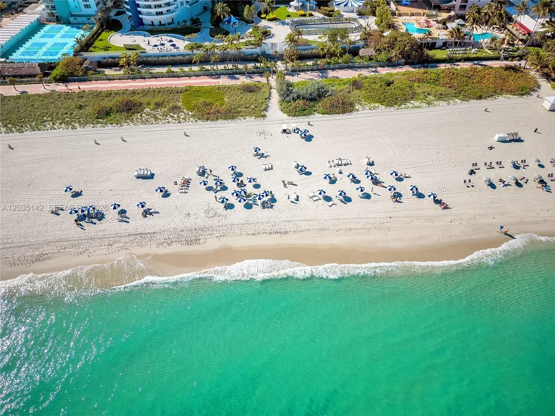 Photo of Unit 310 at 5161 Collins Ave