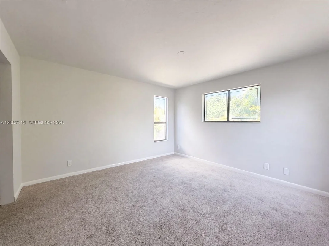 Photo of 2496 Douglas Ave