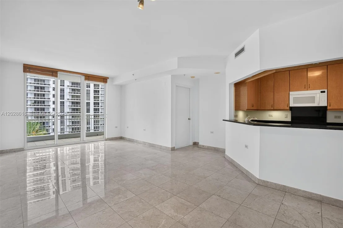 Photo of Unit 906 at 801 Brickell Key Blvd