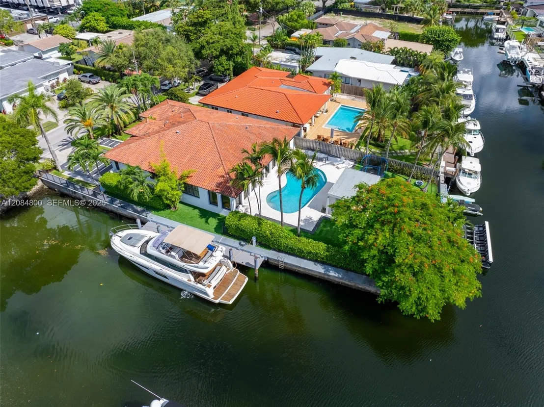 Photo of 12905 Ixora Rd