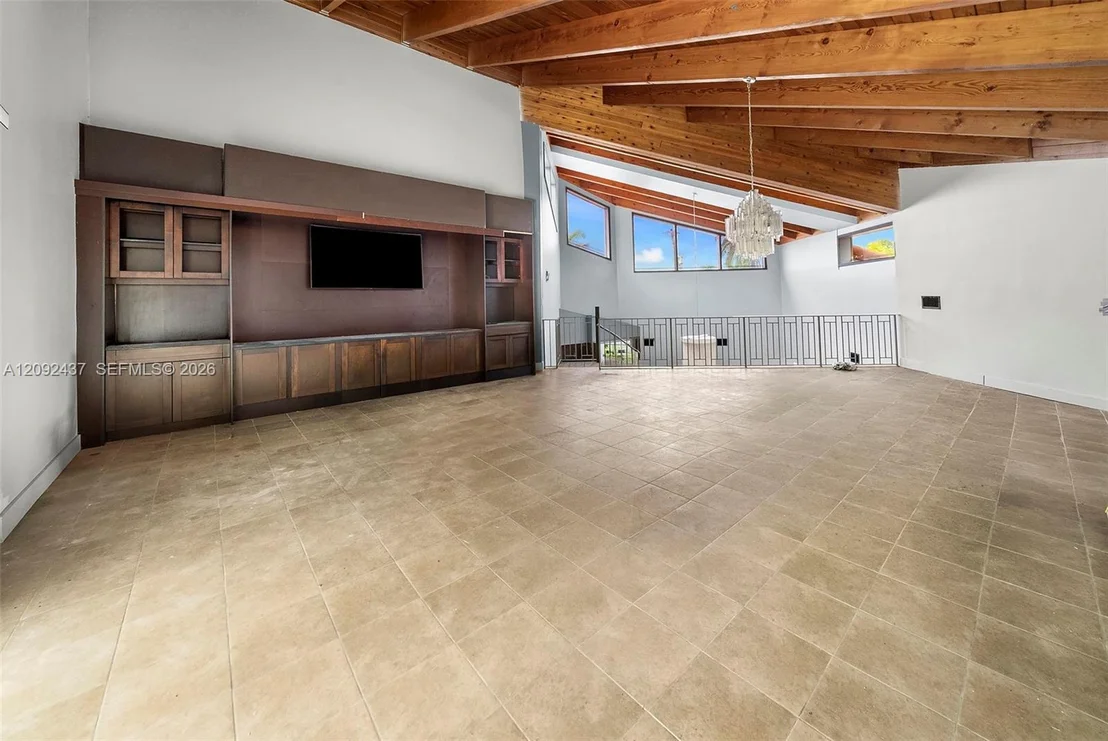 Photo of 507 Palm Dr