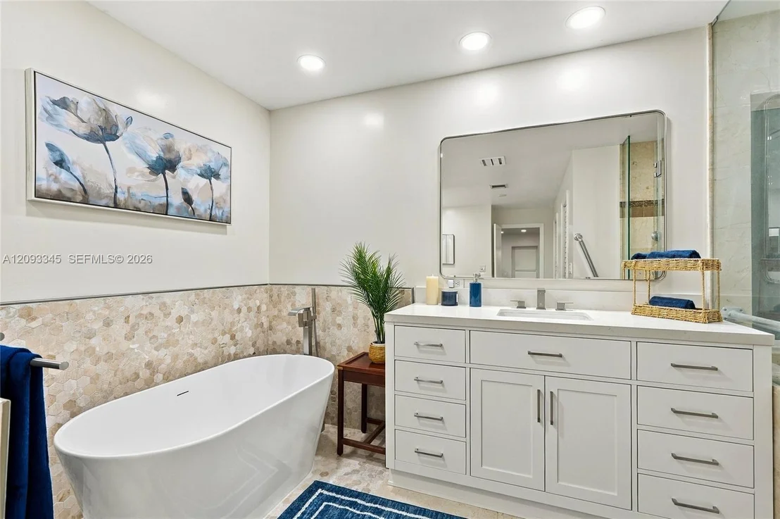 Photo of 444 Glenbrook Dr