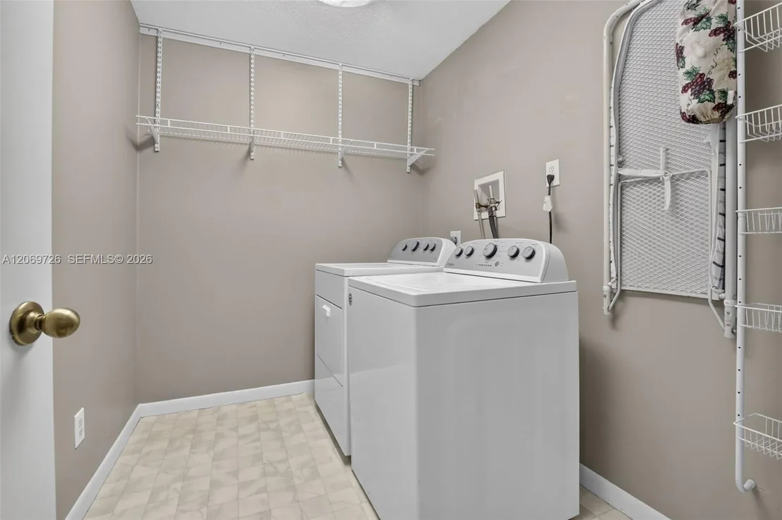 Photo of 2638 Oak Park Cir