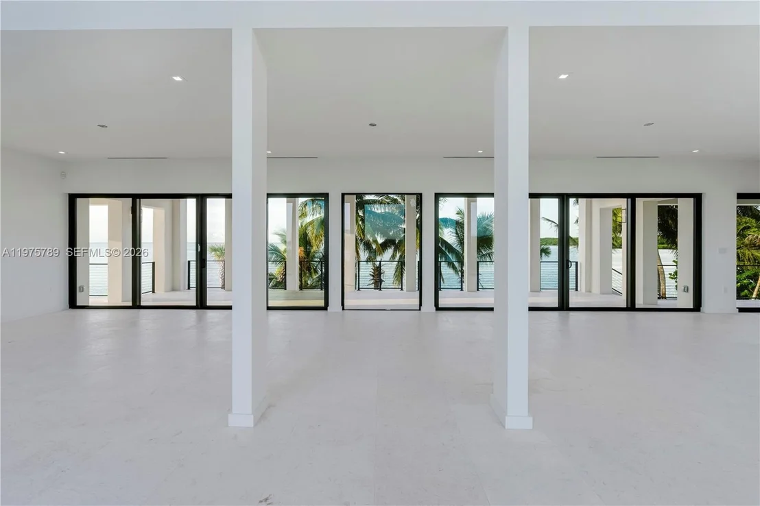 Photo of 650 Lugo Ave