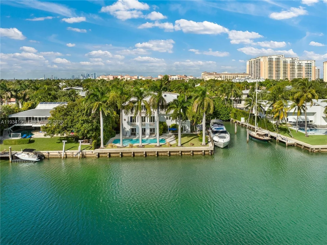 Photo of 100 Cape Florida Dr