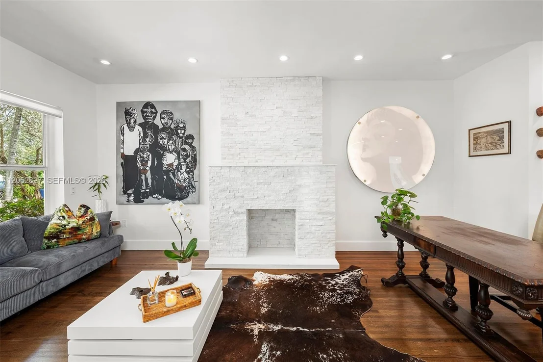Photo of 9172 Carlyle Ave