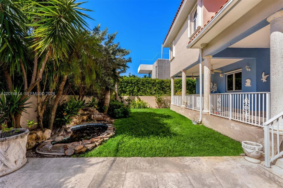 Photo of 501 Bay Lane