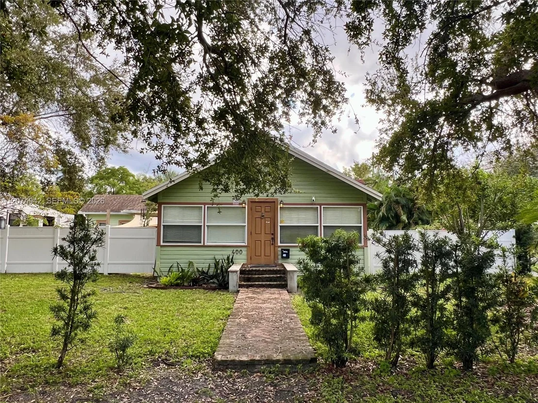 Photo of 400 NE 3rd St
