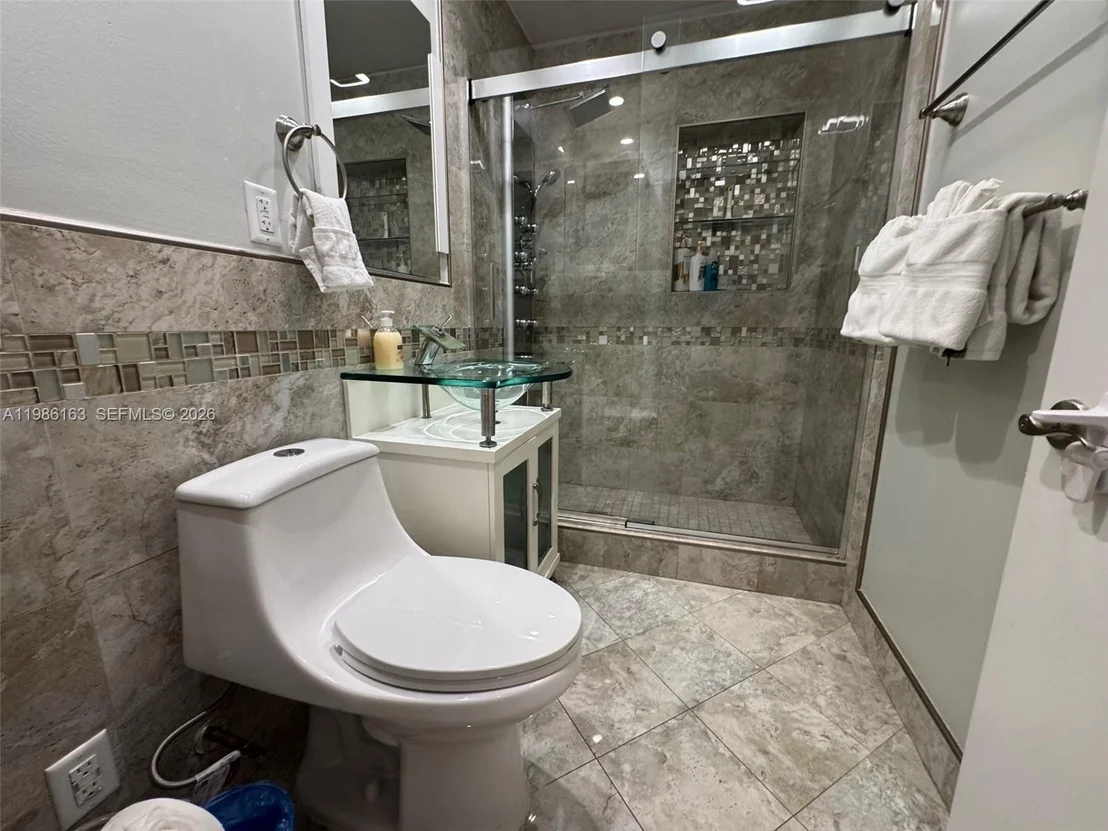 Photo of 2355 SE 7th St
