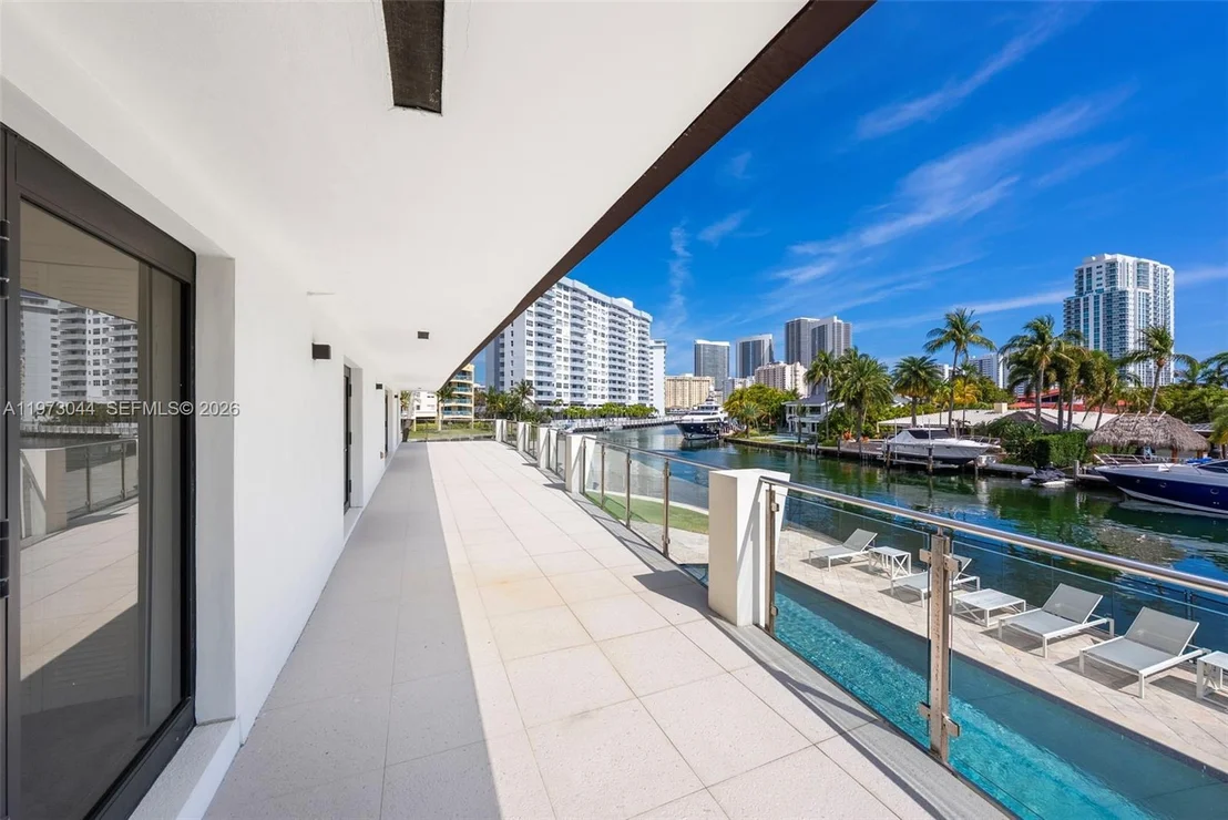 Photo of 501 Hibiscus Dr
