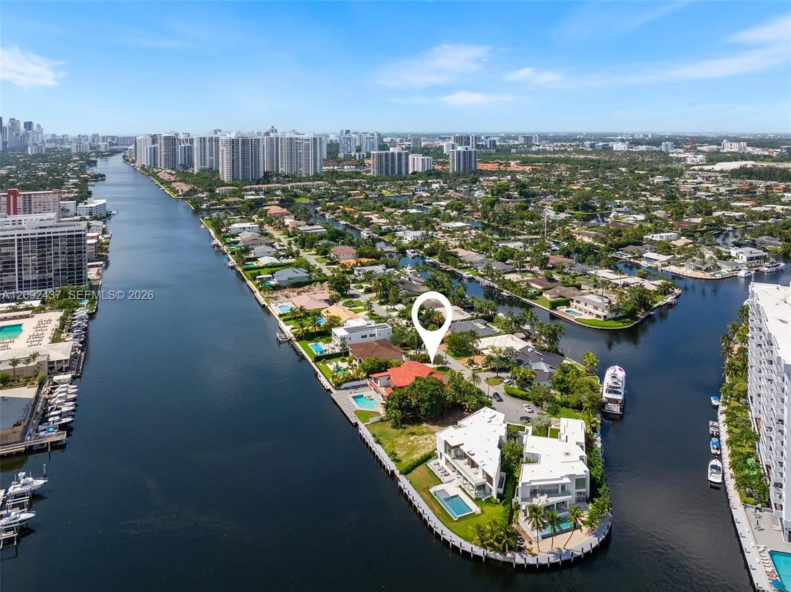 Photo of 507 Palm Dr