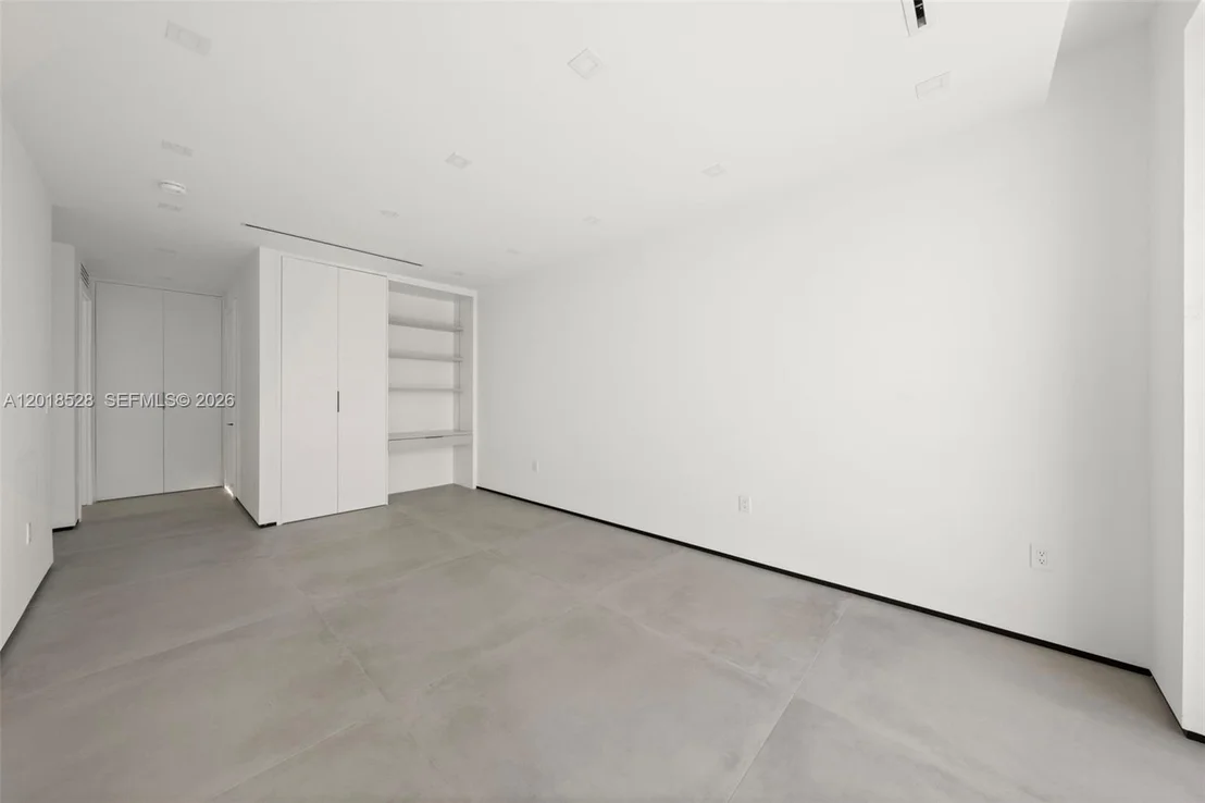 Photo of 2096 Alamanda Dr