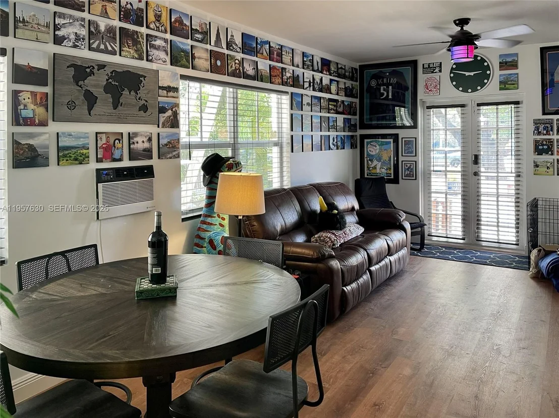 Photo of Unit 4 at 2463 Pine Tree Dr