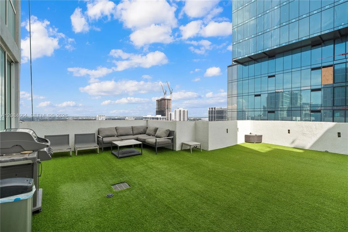 Photo of Unit PH4908 at 244 Biscayne Blvd