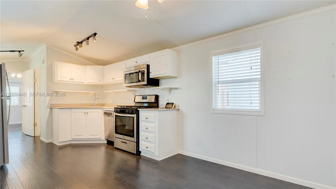 Photo of 1101 Mastic Street