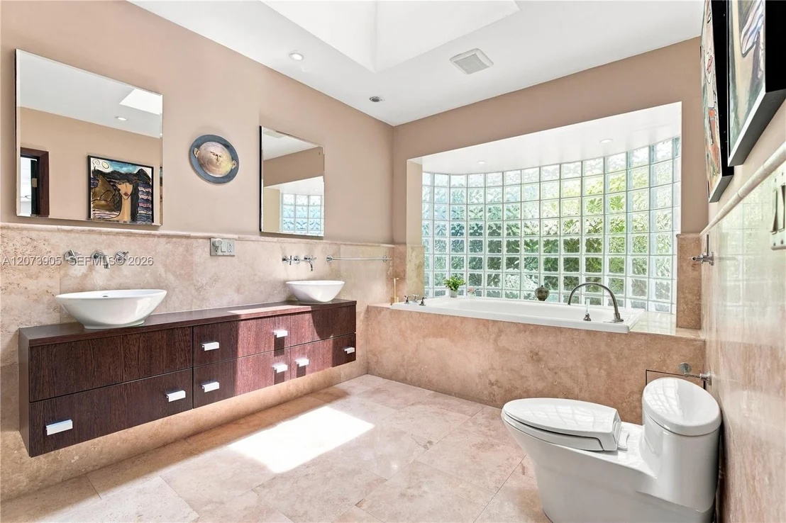 Photo of 4110 Battersea Rd
