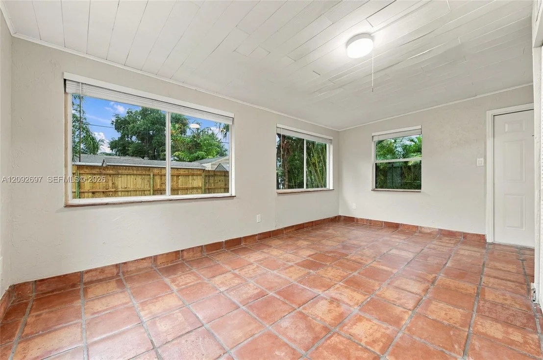 Photo of 49 W Mango Rd