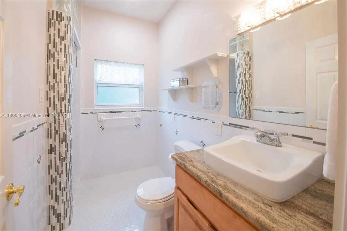 Photo of 1613 N Indian River Drive