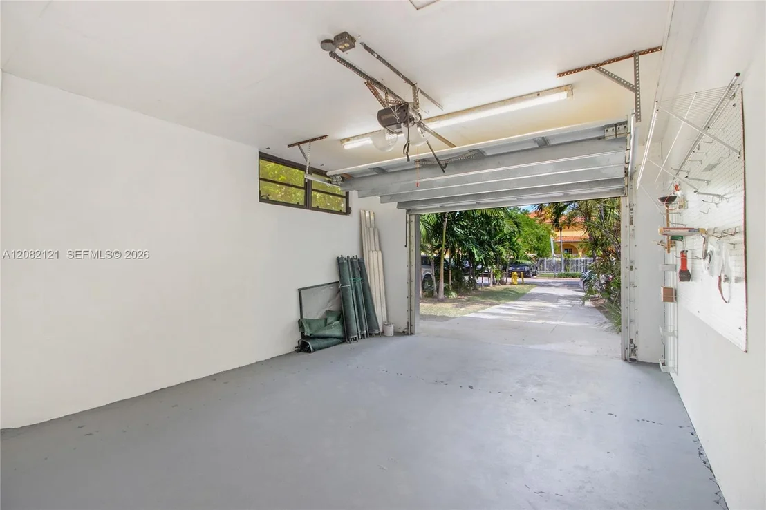 Photo of 119 Harbor Dr