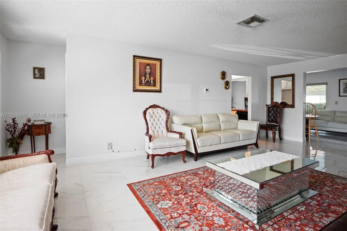 Photo of 2103 SW 20th Cir