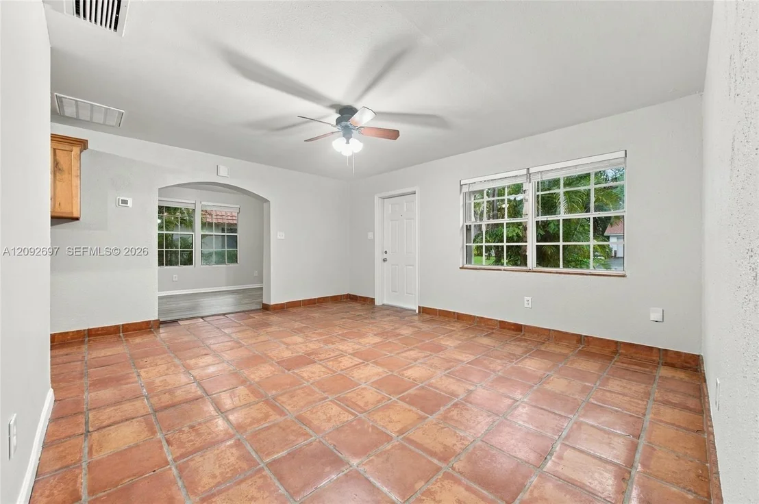 Photo of 49 W Mango Rd