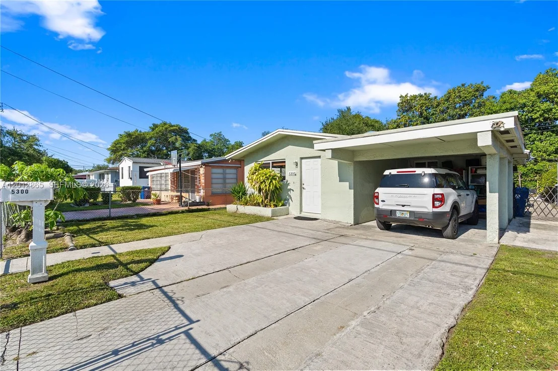 Photo of 5300 NW 30th Pl