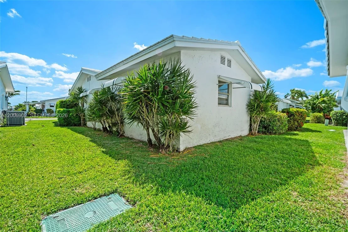 Photo of 2103 SW 20th Cir