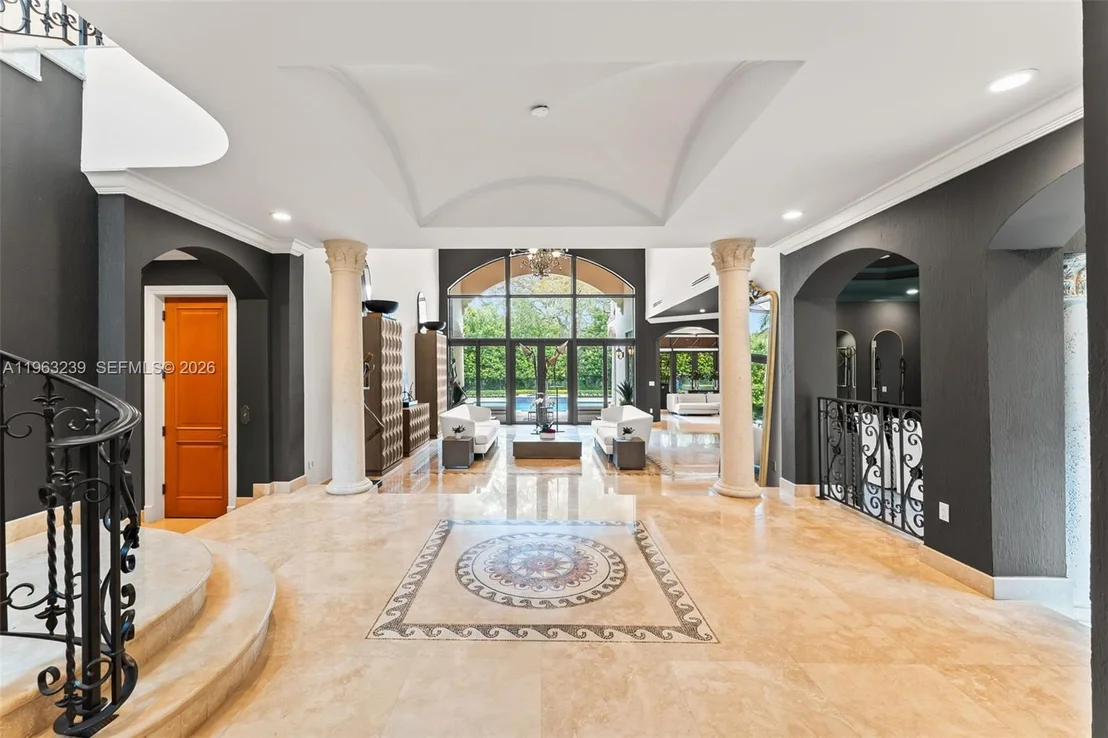 Photo of 11111 Killian Park Rd