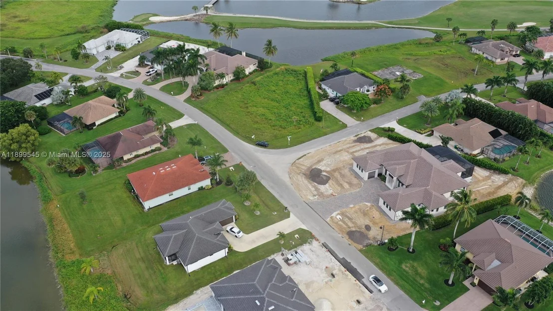 Photo of 18018 Royal Hammock Blvd