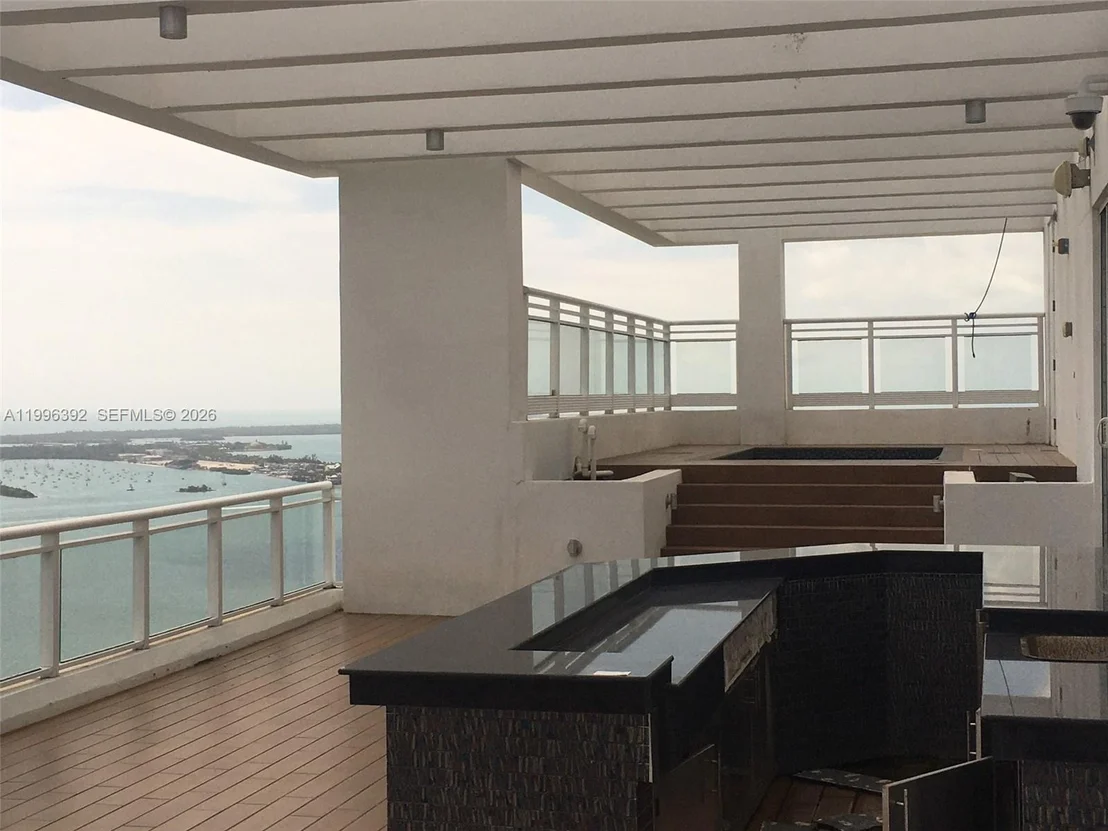 Photo of Unit PH3403 at 900 Brickell Key Blvd