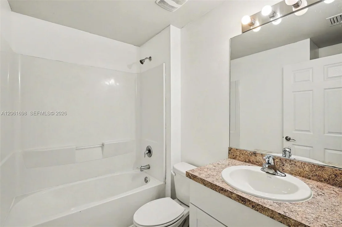 Photo of 5003 Pinetree LN