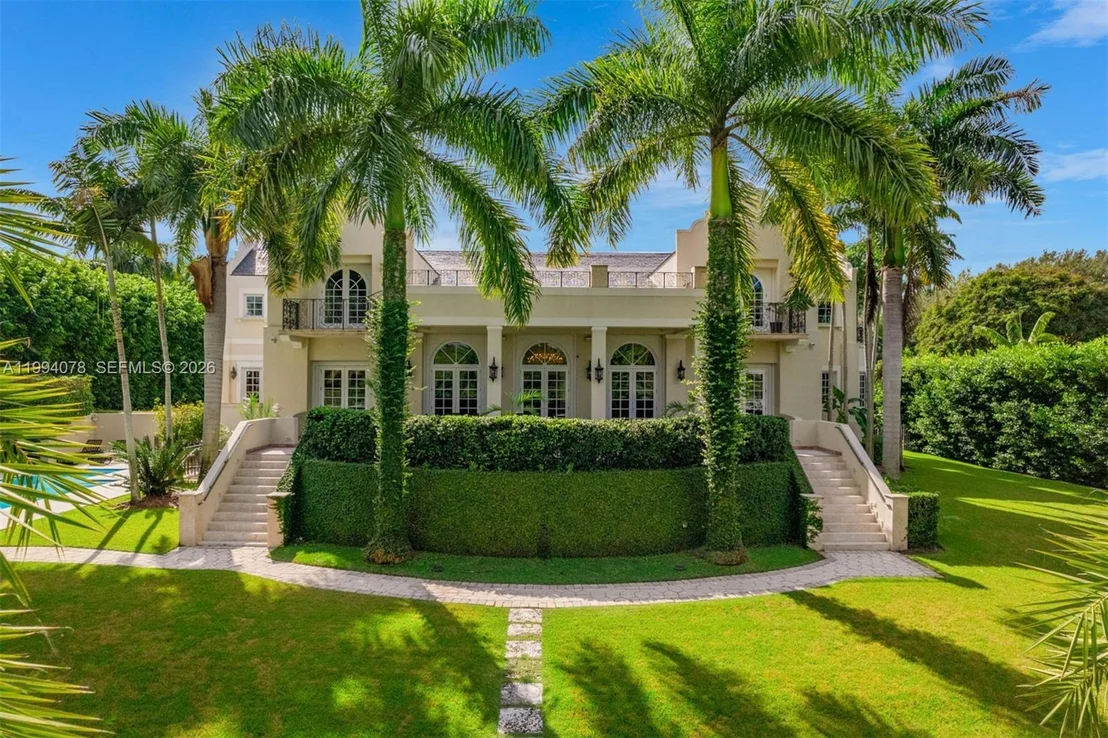 Photo of 585 Arvida Pkwy