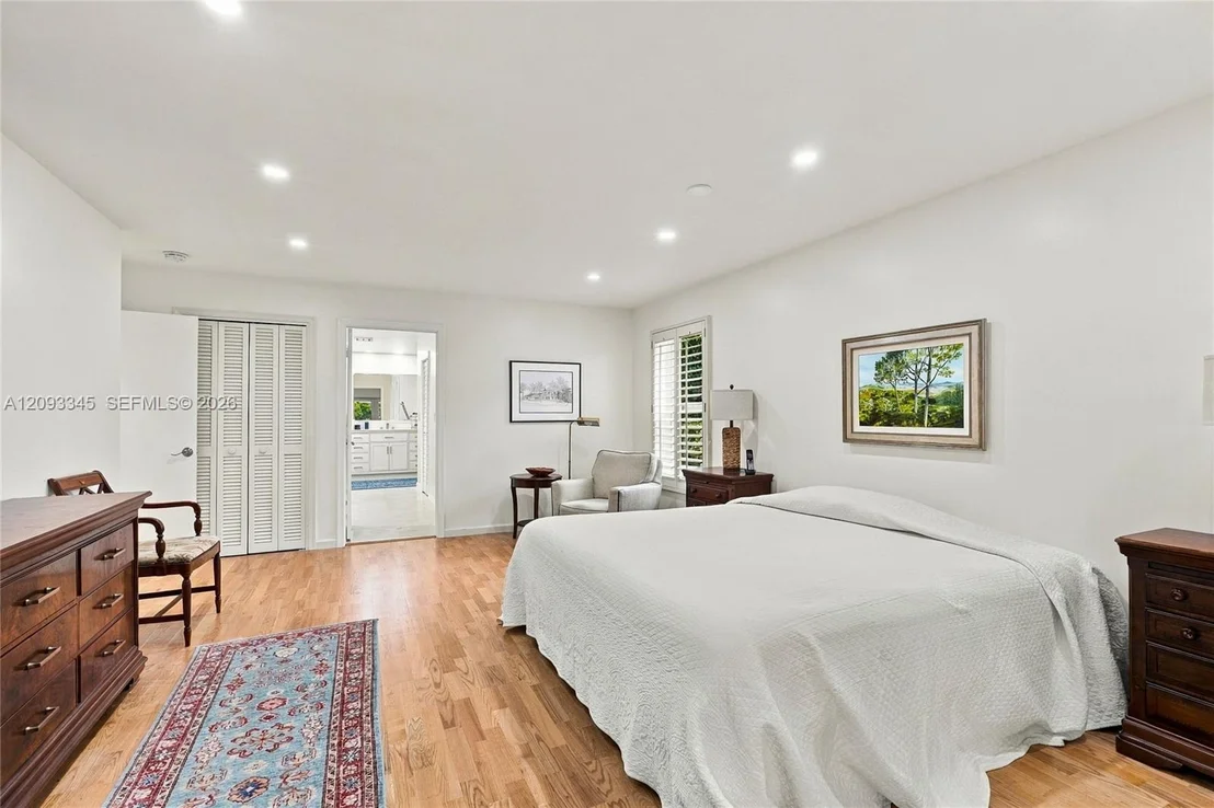 Photo of 444 Glenbrook Dr