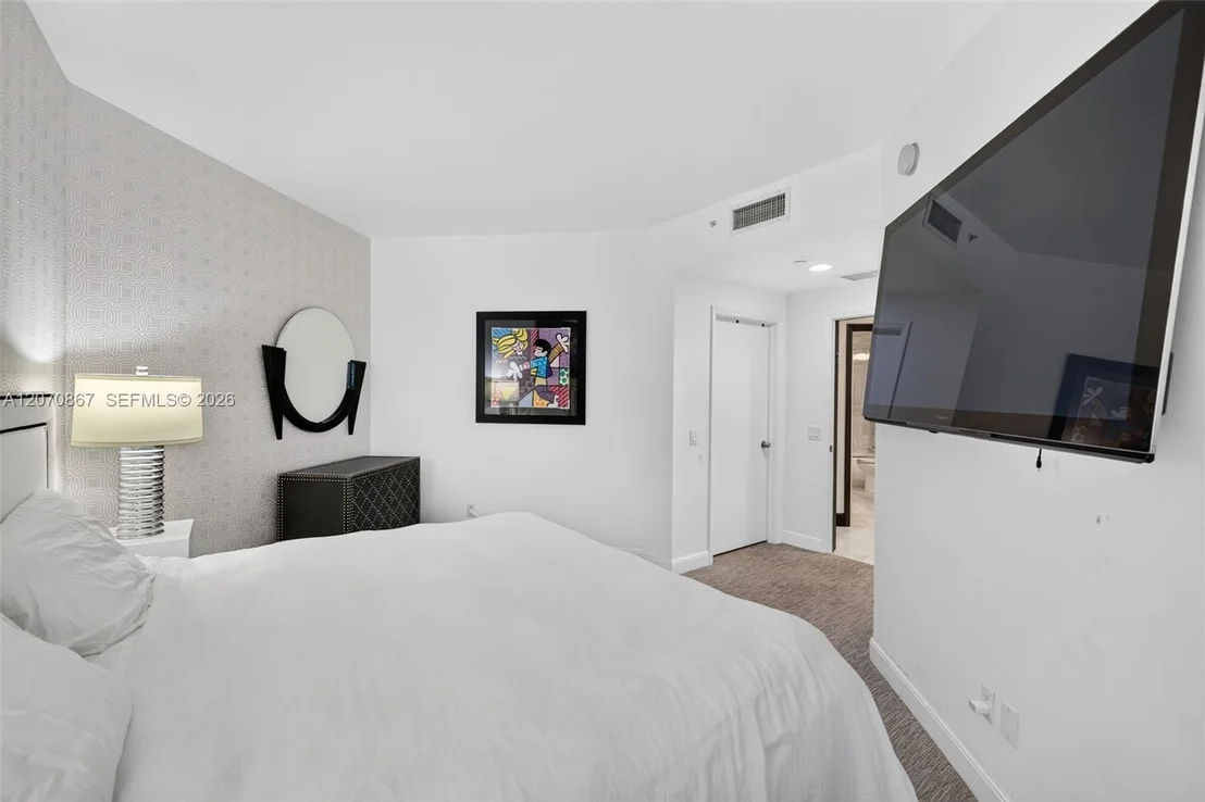 Photo of Unit 403 at 21050 Point Pl