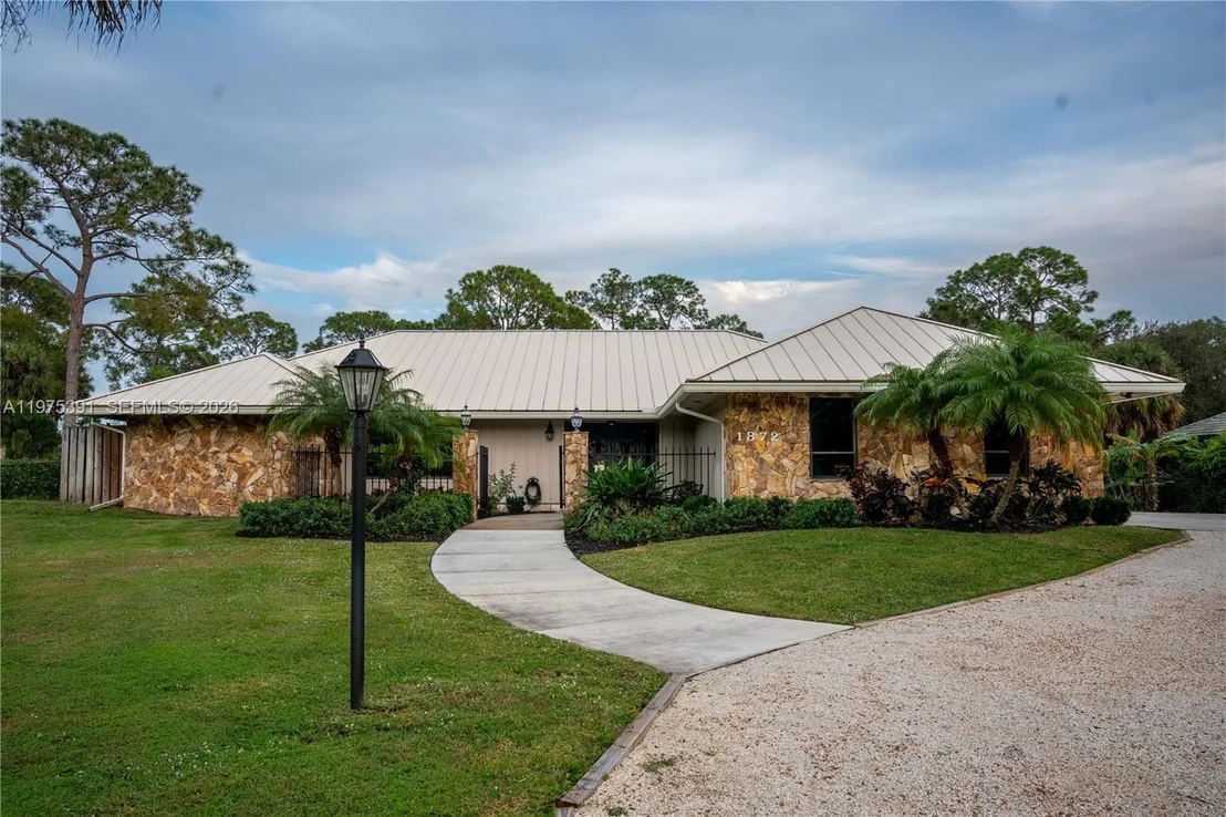 Photo of 1872 SE Colony Way