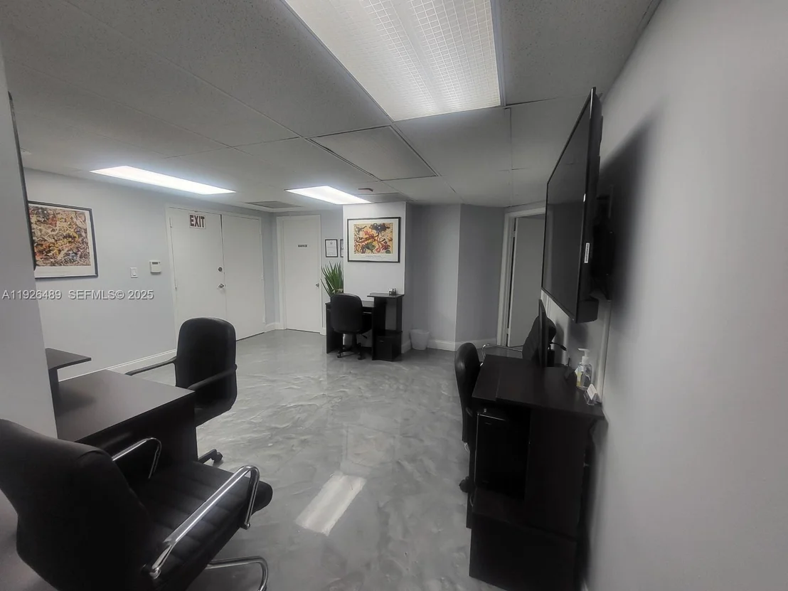 Photo of Unit CU206 at 13499 Biscayne Blvd