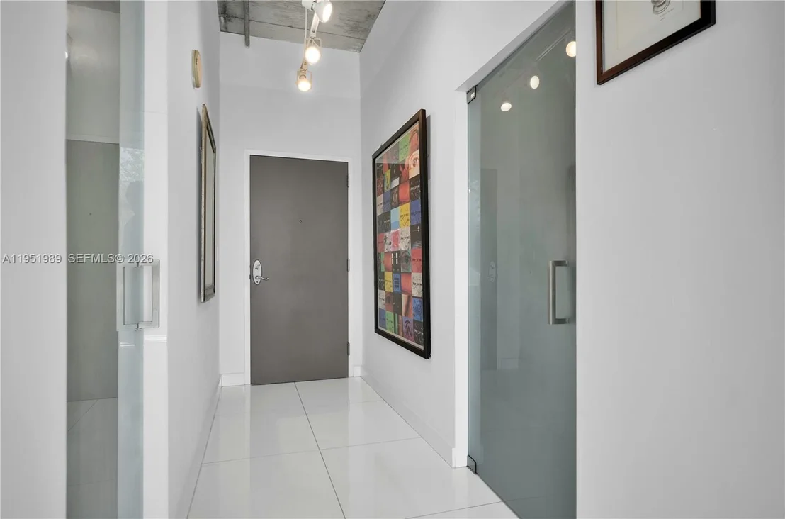 Photo of Unit 3213 at 2001 Biscayne Blvd
