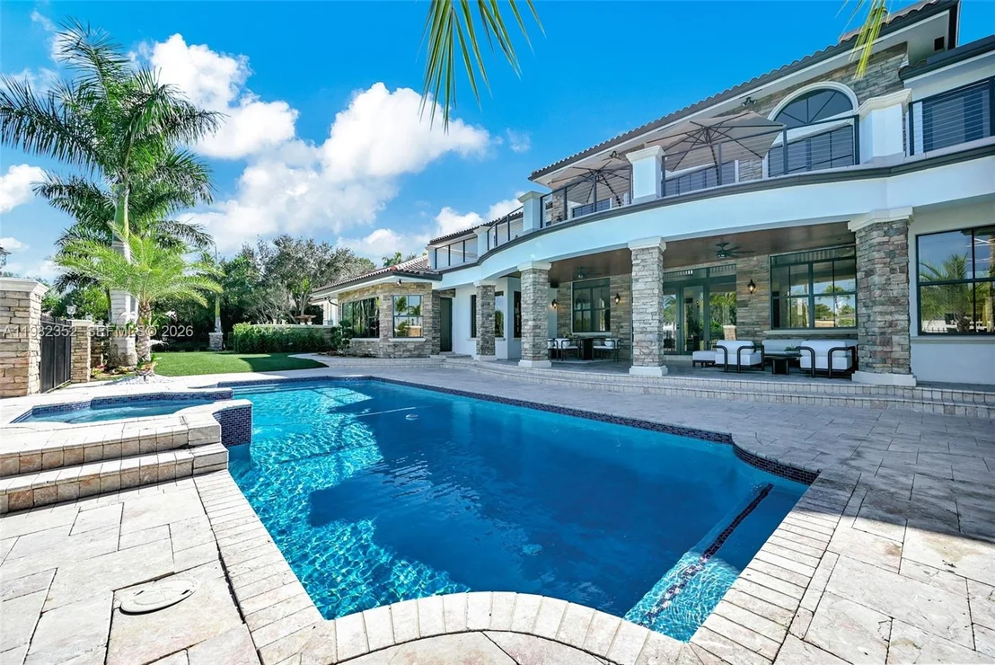 Photo of 2905 Paddock Rd