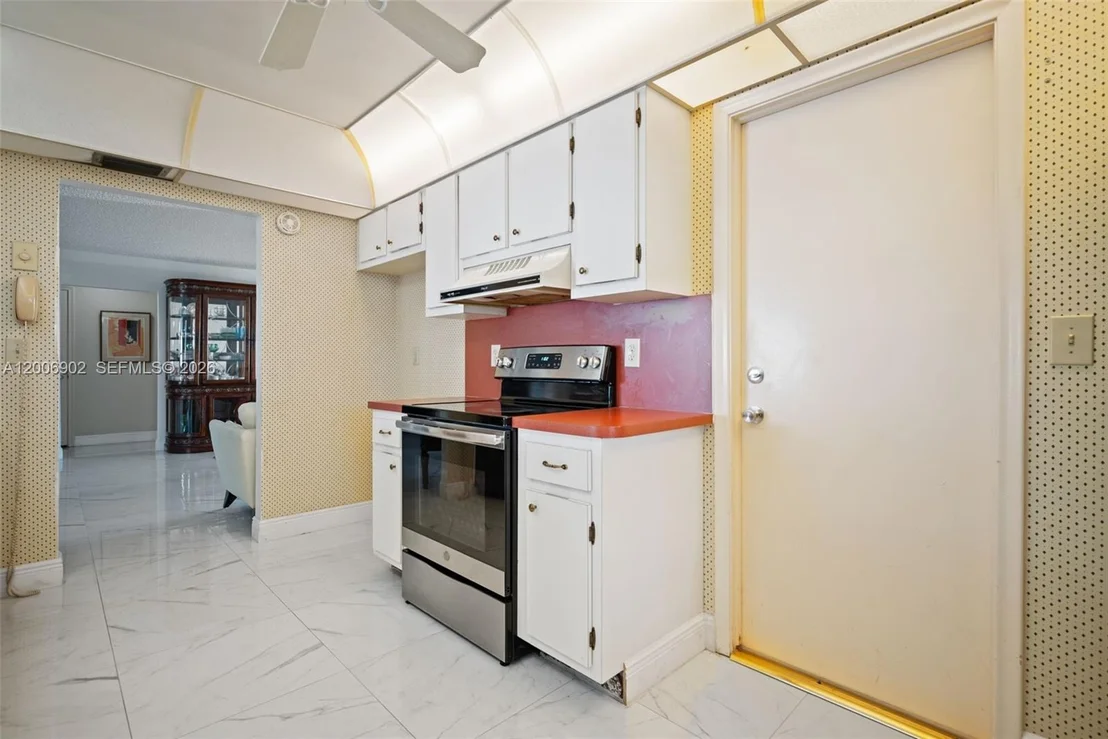 Photo of 2103 SW 20th Cir