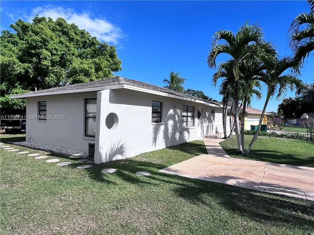 Photo of 614 6th Avenue Cir
