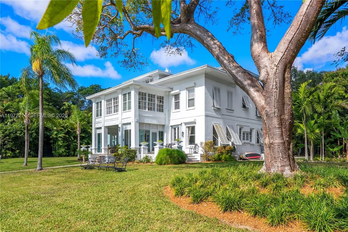 Photo of 3149 Brickell Ave