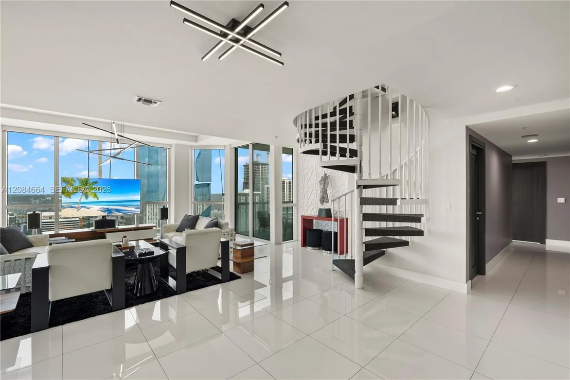 Photo of Unit PH4908 at 244 Biscayne Blvd