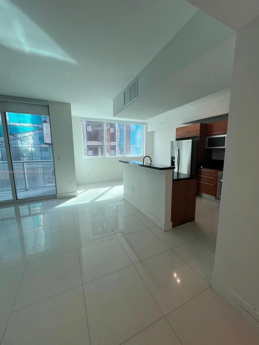 Photo of Unit 908 at 244 Biscayne Blvd