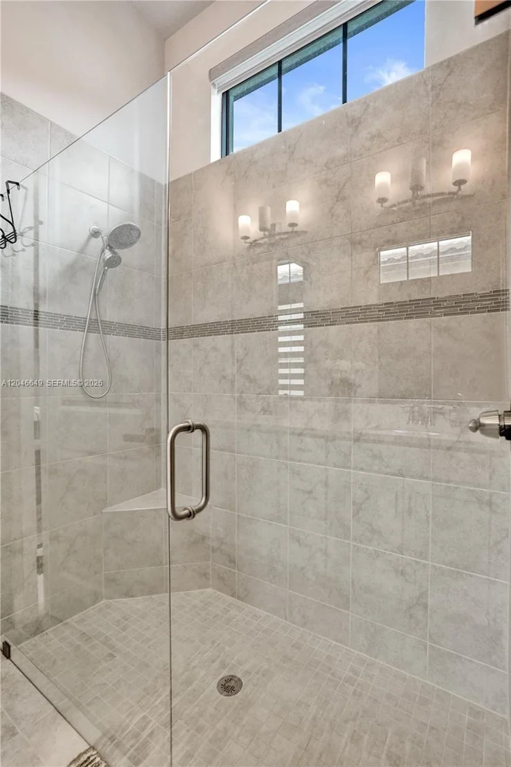 Photo of 8147 Juniper Dr