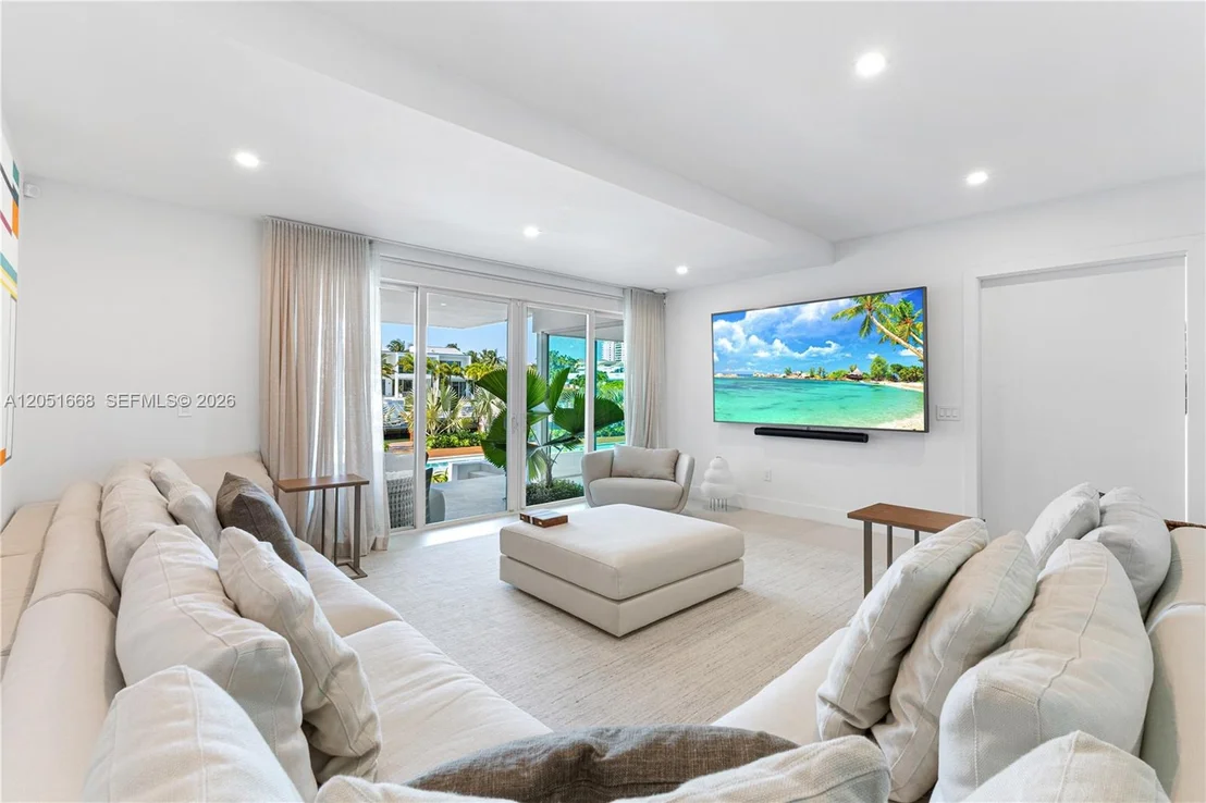 Photo of 161 Cape Florida Drive