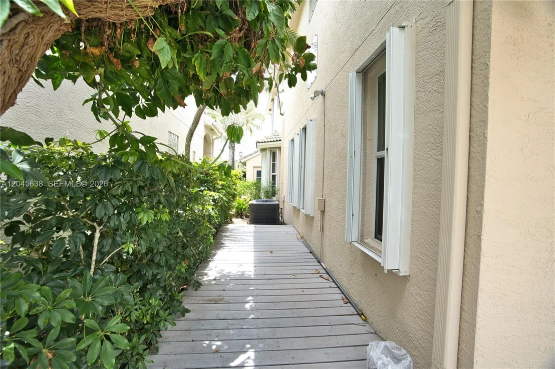 Photo of 1207 General Pointe Trce