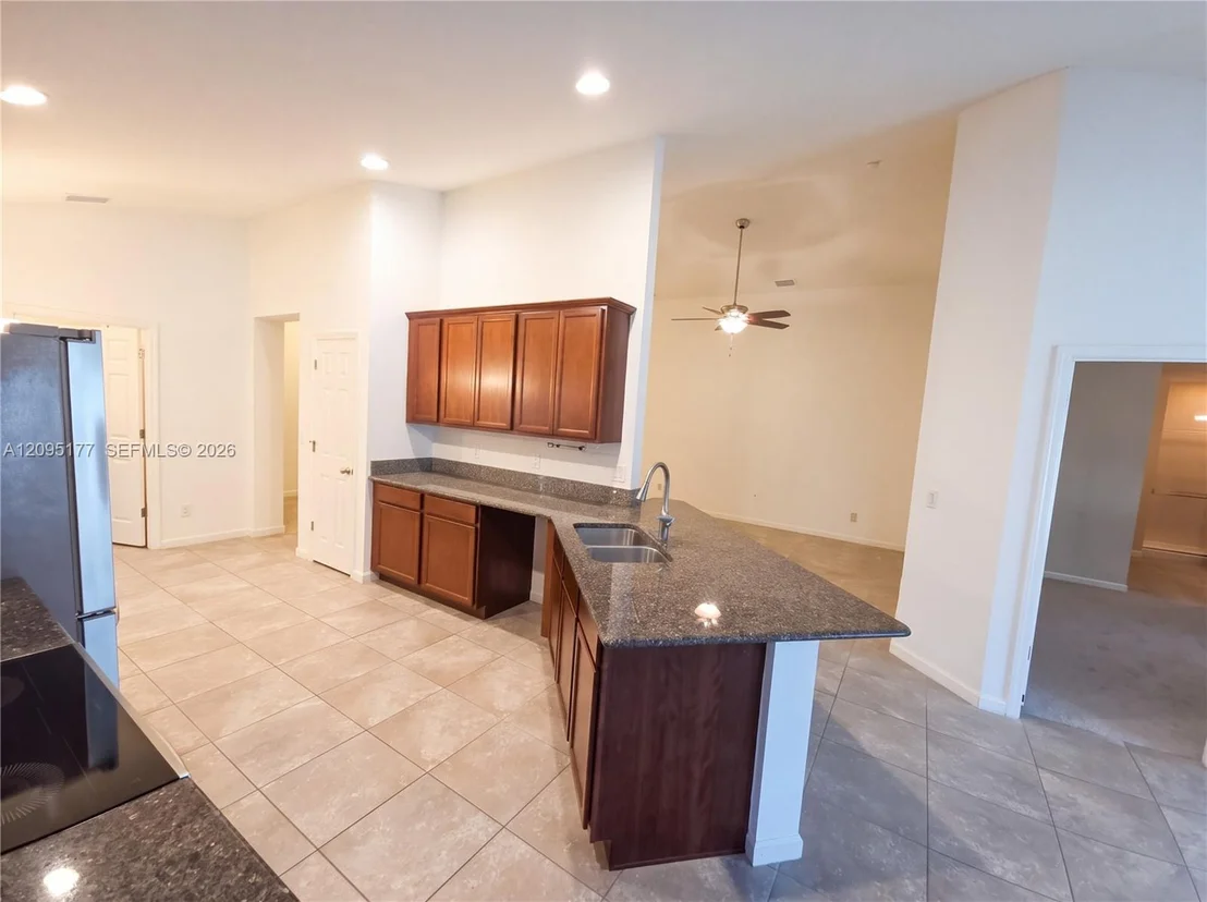 Photo of 8195 Westfield Cir