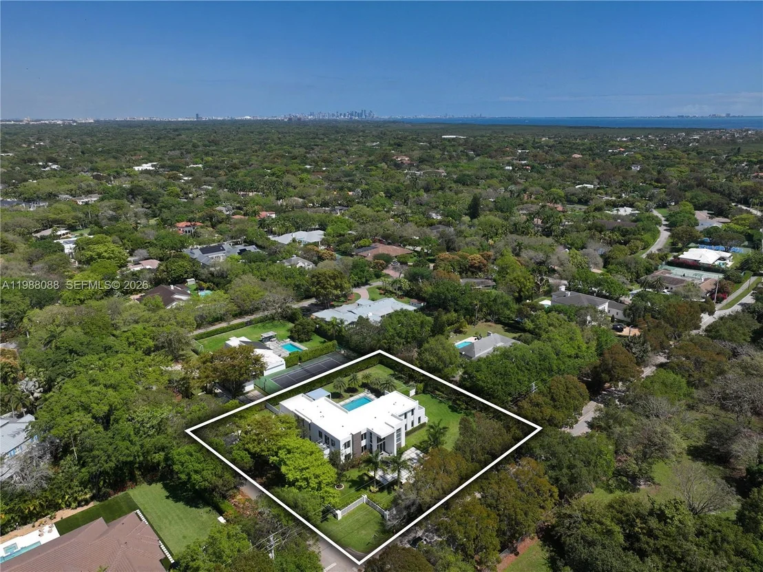 Photo of 6285 Old Cutler Rd