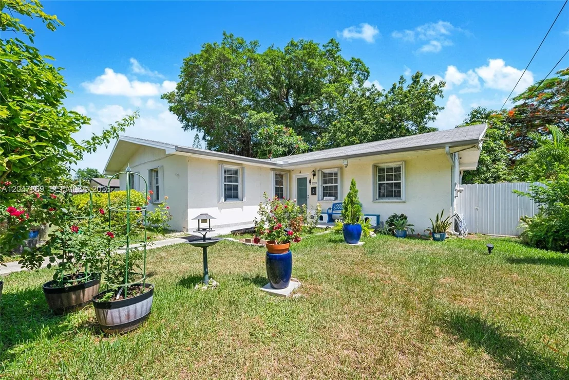Photo of 3750 Percival Ave